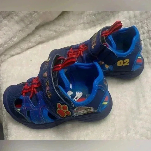Paw Patrol sandals in blues,red & yellow size 5 - Picture 4 of 6